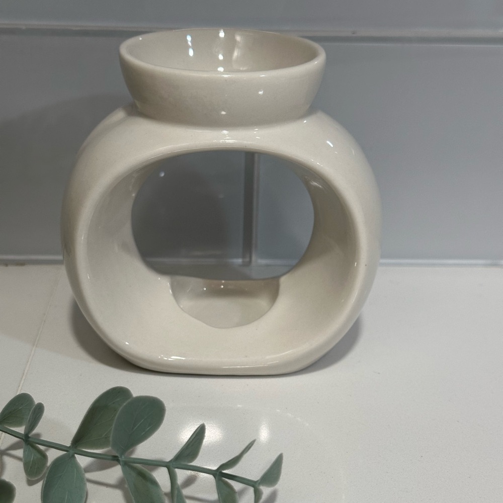 Ceramic Essential Oil Burner Scented Diffuser Wax Melt Burner White Modern Nice